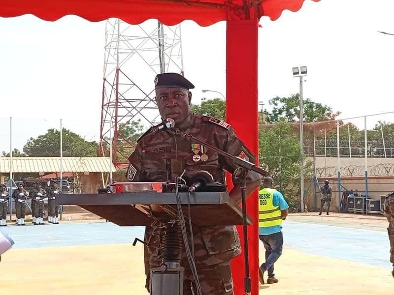 command-handover-2